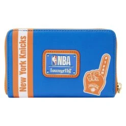 LOUNGEFLY NBA New York Knicks Patch Icons Zip Around Wallet -Loungefly NBAWA0017 LFNBANEWYORKKNICKSPATCHICONSZIPAROUNDWALLET0422BACK